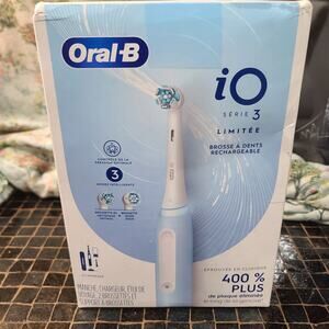 Oral-B iO Series 3 Rechargeable Electric Toothbrush Blue